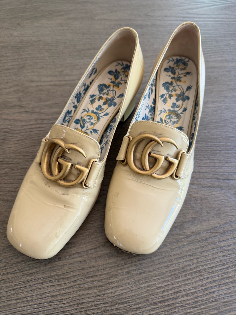 Vintage Gucci Patent Leather Square Toe Block Heel Loafers w/ Gold Hardware sz 8